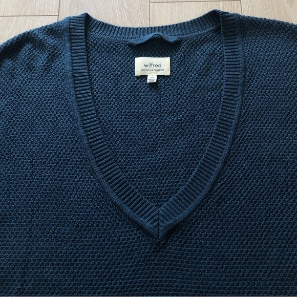 Aritzia Wilfred Galois Silk Cashmere Blend Deep V Neck Light Sweater - Picture 5 of 13